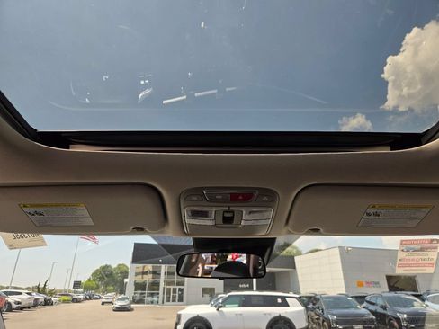 Used 2024 Kia Telluride S w/ S Sunroof Package AWD/4WD image 17