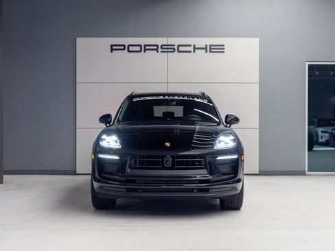 Certified 2026 Porsche Macan image 10