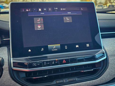 Certified 2024 Jeep Compass Latitude image 22