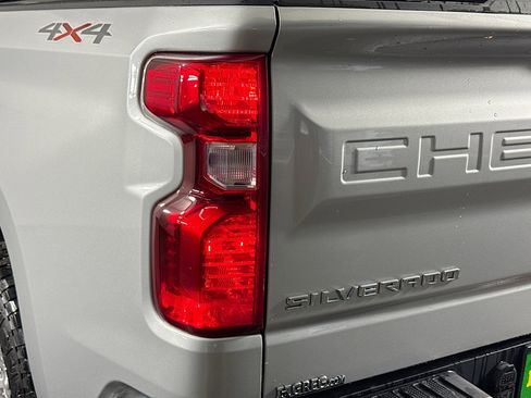 Used 2021 Chevrolet Silverado 1500 LT AWD/4WD image 35
