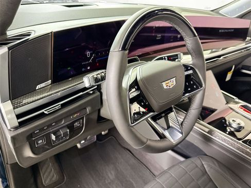 Used 2025 Cadillac Escalade ESV V w/ LPO, ONYX Package image 15