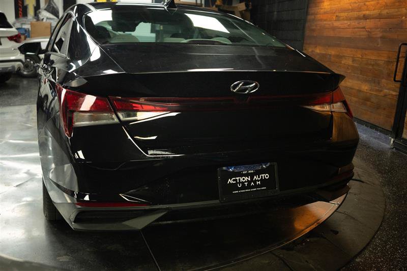 Used 2022 Hyundai Elantra SEL w/ Convenience Package FWD image 6