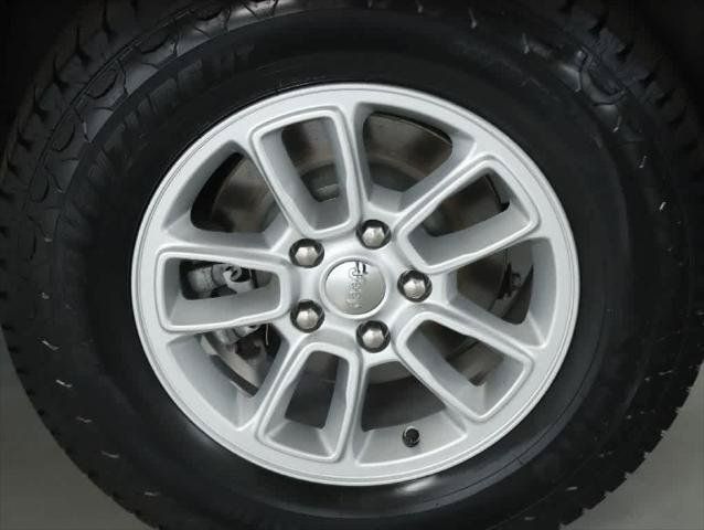 Certified 2020 Jeep Grand Cherokee Laredo AWD/4WD image 36