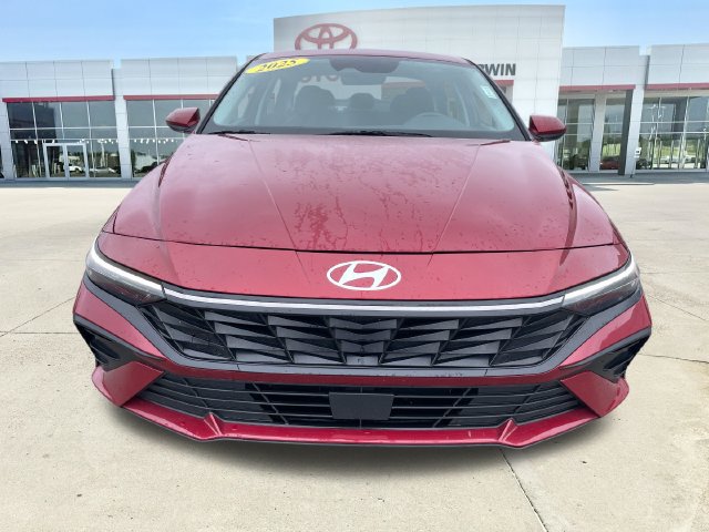 Used 2025 Hyundai Elantra SEL FWD image 8