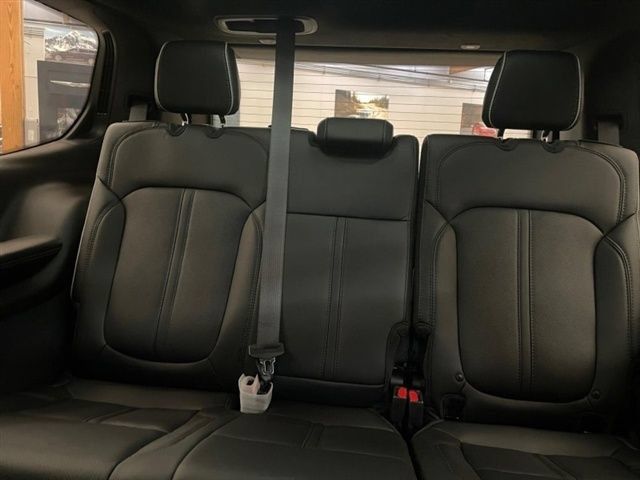 New 2023 Jeep Grand Wagoneer Series II w/ Premium Group II AWD/4WD image 21
