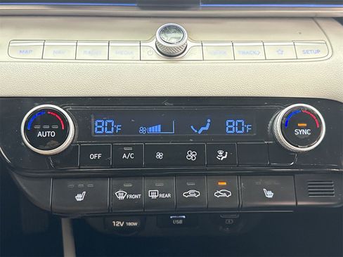 Used 2023 Hyundai Elantra Limited image 25