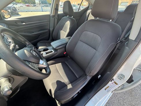 Used 2025 Nissan Altima 2.5 SV FWD image 36