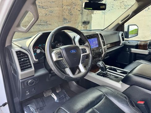 Used 2020 Ford F150 Lariat image 13