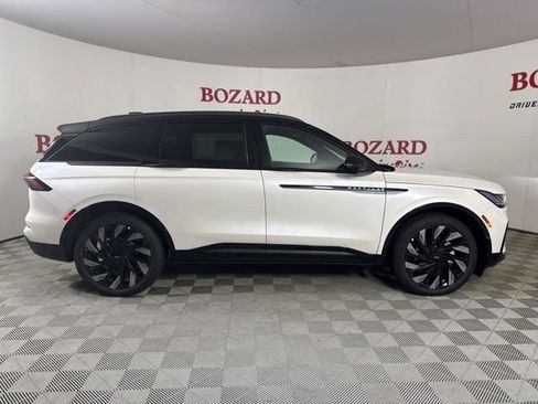 New 2025 Lincoln Nautilus Reserve w/ Jet Appearance Package image 8