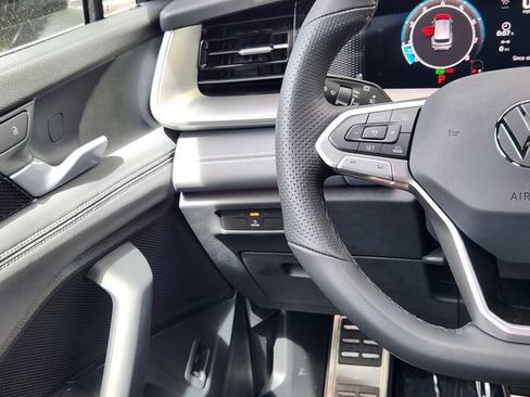 New 2026 Volkswagen Tiguan SE R-Line image 26