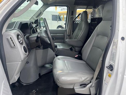 Used 2011 Ford E-350 and Econoline 350 Super Duty image 6