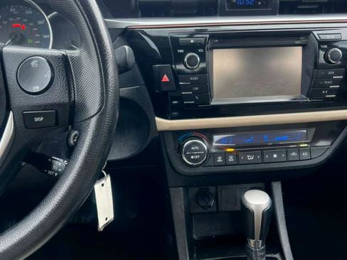 Used 2016 Toyota Corolla LE image 29