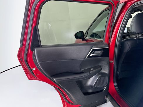 Used 2024 Mitsubishi Outlander SE image 26