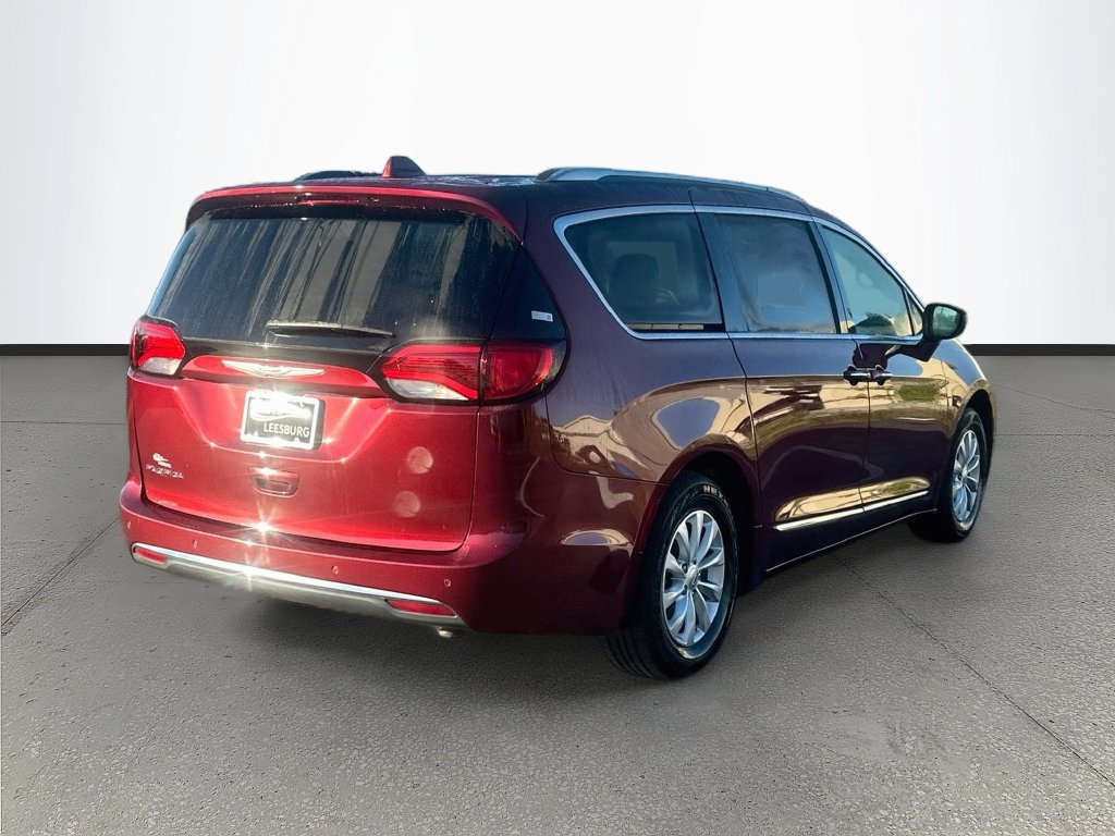 Used 2018 Chrysler Pacifica Touring-L FWD image 7