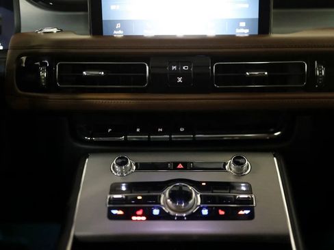 Used 2020 Lincoln Aviator Reserve w/ Equipment Group 201A image 34