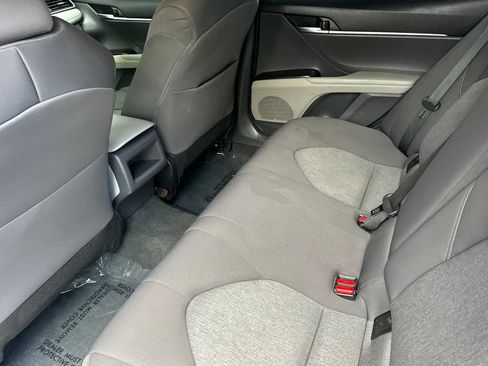 Used 2022 Toyota Camry LE FWD image 4