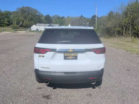 Used 2023 Chevrolet Traverse LT image 4