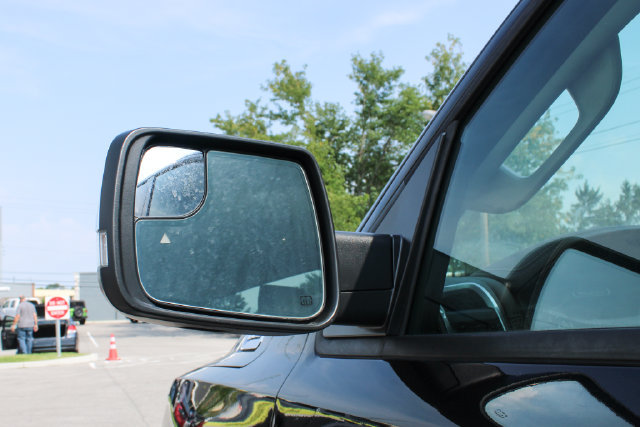 Used 2019 RAM 1500 Laramie AWD/4WD image 8
