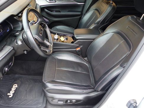 Used 2022 Jeep Grand Cherokee L Overland image 19