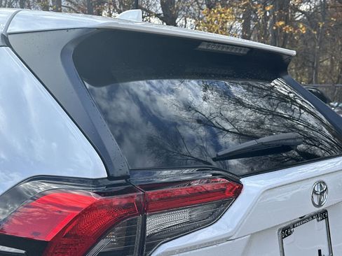 Used 2025 Toyota RAV4 LE image 12