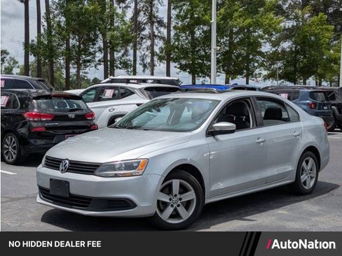 Used 2011 Volkswagen Jetta TDI FWD image 1