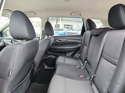 Used 2020 Nissan Rogue SV image 26