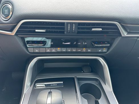 Certified 2025 MAZDA CX-90 3.3 Turbo w/ Preferred Package image 16