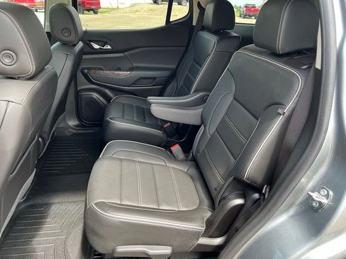 Used 2023 GMC Acadia Denali w/ Denali Ultimate Package AWD/4WD image 25