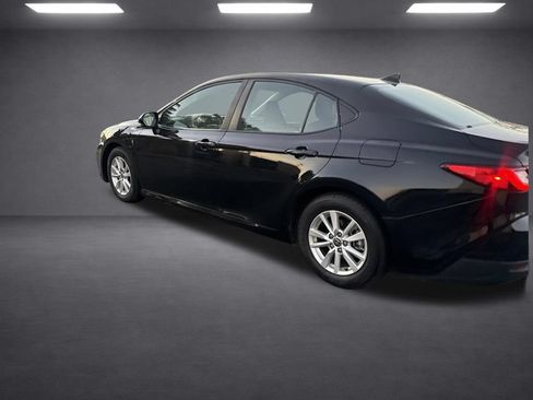 Used 2025 Toyota Camry LE FWD image 21