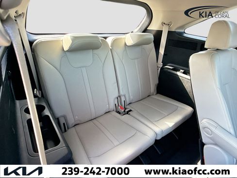 Certified 2023 Kia Sorento SX image 21
