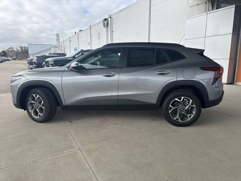 New 2026 Chevrolet Trax LT w/ Driver Confidence Package FWD image 13