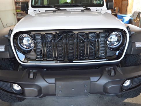 Used 2025 Jeep Wrangler Unlimited Sport S 4xe image 4