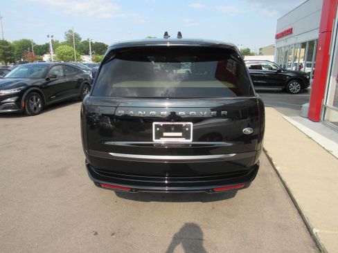 Used 2023 Land Rover Range Rover SE AWD/4WD image 6