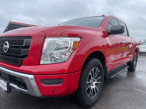 Used 2021 Nissan Titan SV w/ SV Convenience Package AWD/4WD image 10