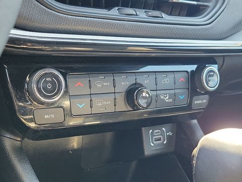 Used 2025 Jeep Compass Trailhawk w/ Trailhawk Elite Group image 34