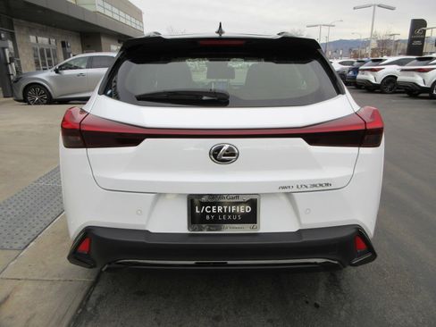 Used 2025 Lexus UX 300h AWD image 8
