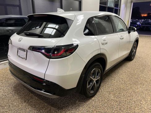 Used 2024 Honda HR-V EX-L image 2