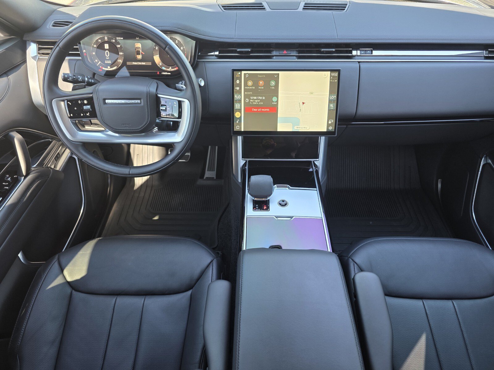 Used 2024 Land Rover Range Rover SE AWD/4WD image 4