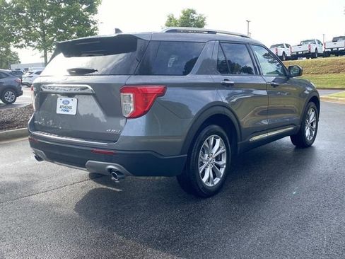 Used 2023 Ford Explorer Limited AWD/4WD image 3