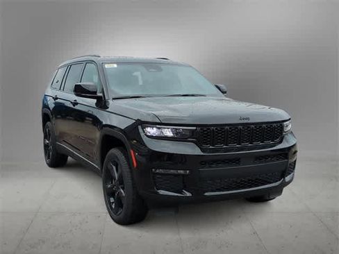 New 2025 Jeep Grand Cherokee L Limited image 2