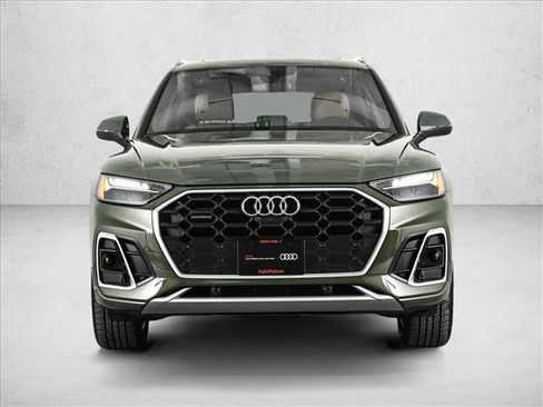 Certified 2025 Audi Q5 2.0T Premium Plus image 2