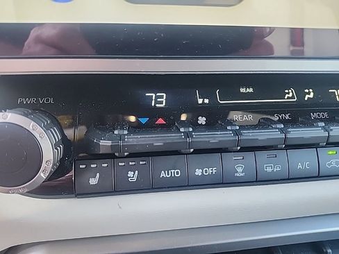 Used 2025 Toyota Sequoia Capstone image 5