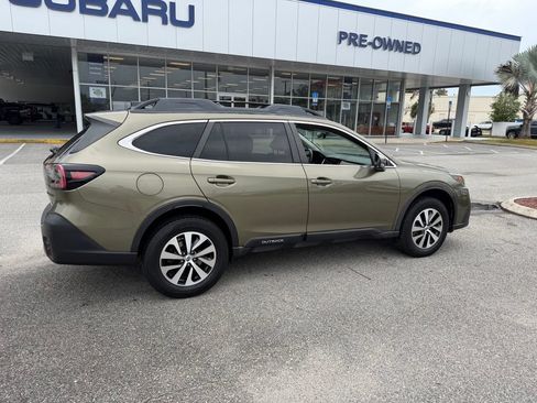 Used 2020 Subaru Outback Premium w/ Popular Package #1 AWD/4WD image 3