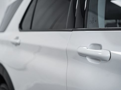 Certified 2022 Ford Explorer XLT w/ Equipment Group 202A image 14