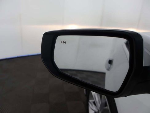 Used 2022 Chevrolet Malibu LT image 32