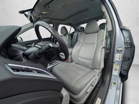 Used 2015 Acura TLX FWD image 11