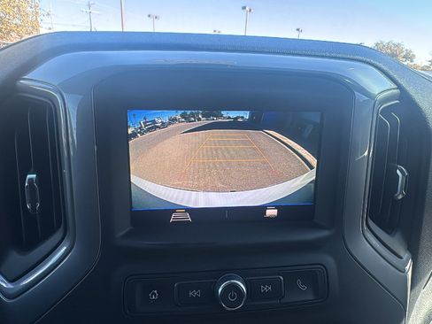 Used 2021 Chevrolet Silverado 1500 Custom w/ Safety Confidence Package image 9