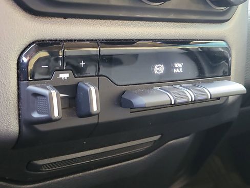 Used 2019 RAM 2500 Big Horn image 22