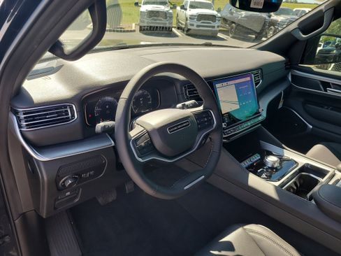 New 2026 Jeep Grand Wagoneer L Limited AWD/4WD image 17