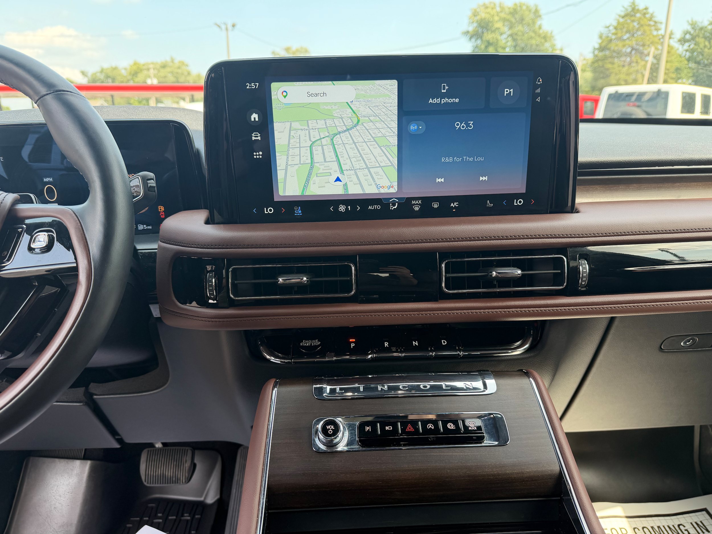 Used 2025 Lincoln Aviator Reserve w/ Equipment Group 201A AWD/4WD image 17